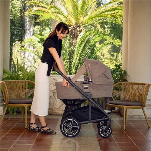Nuna MIXX Next with ARRA Flex & Base Curv Travel System Bundle