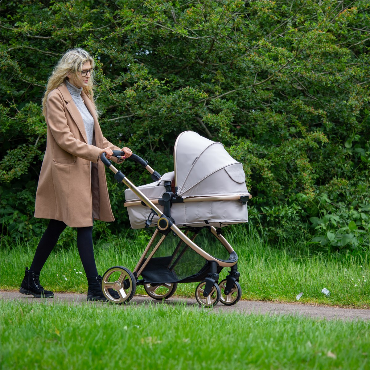 Red Kite Push Me Pace i Travel & Nursery Bundle, Latte