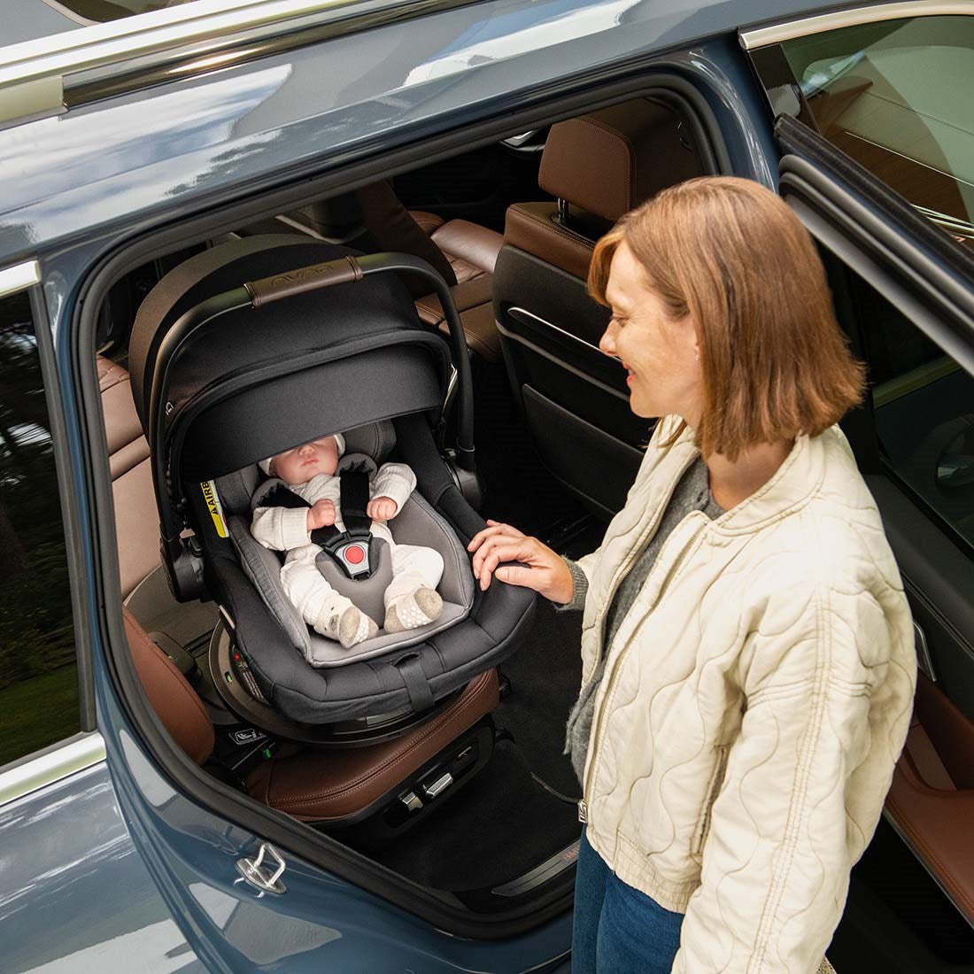 Nuna Base Curv Rotating Car Seat Base
