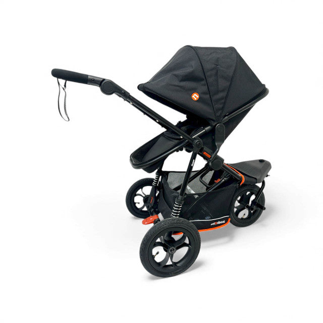 Out 'n' About V6 Switch carrycot parent facing