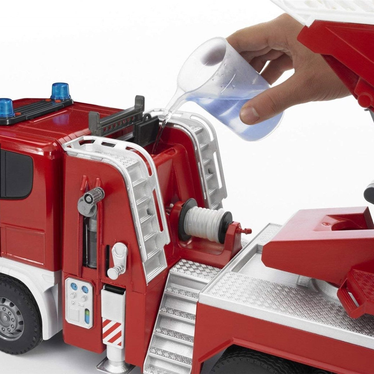 Bruder SCANIA R-series Fire engine with water pump