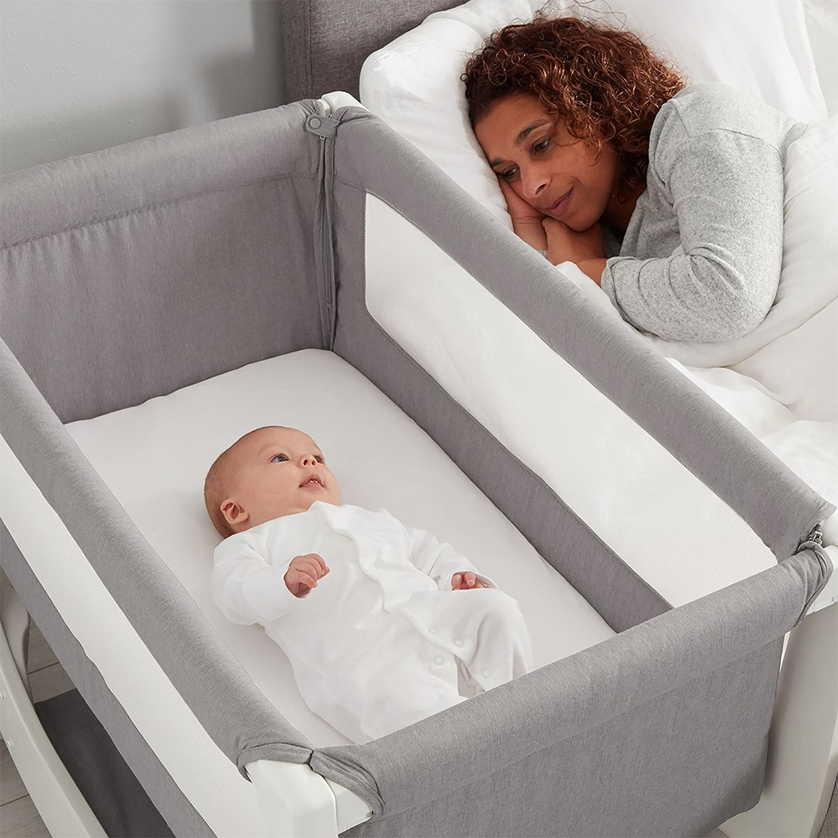 Shnuggle Air Bedside Crib & Mattress