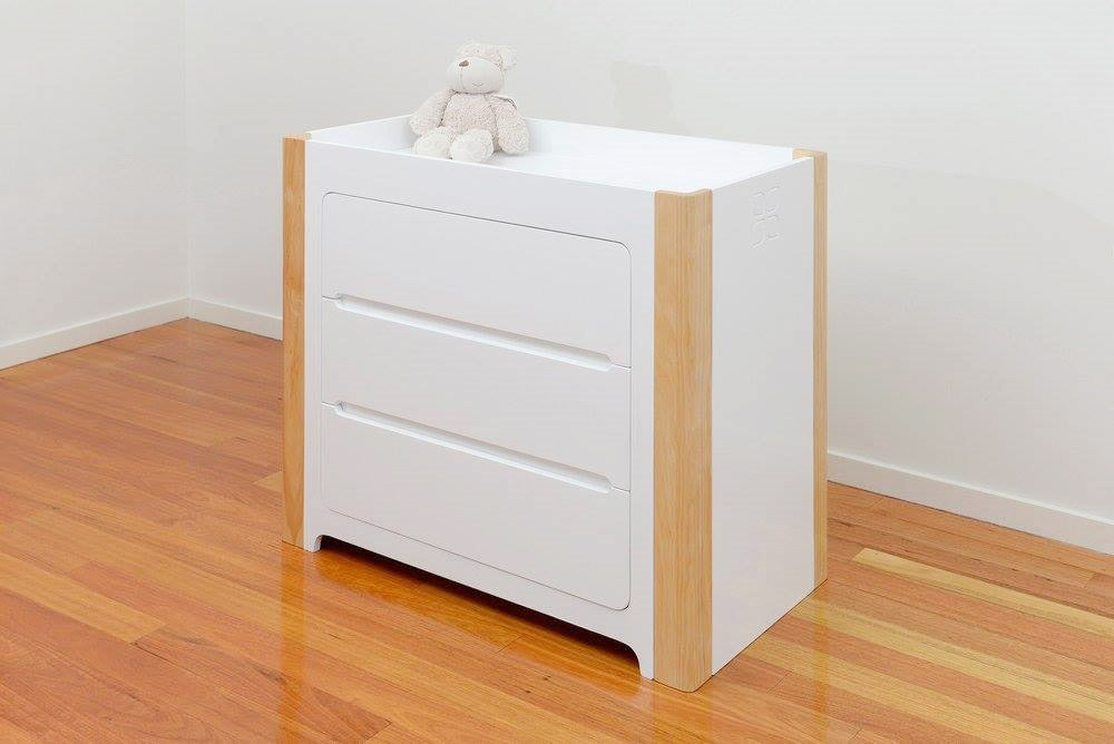 Cocoon Change Area Dresser, White / Natural