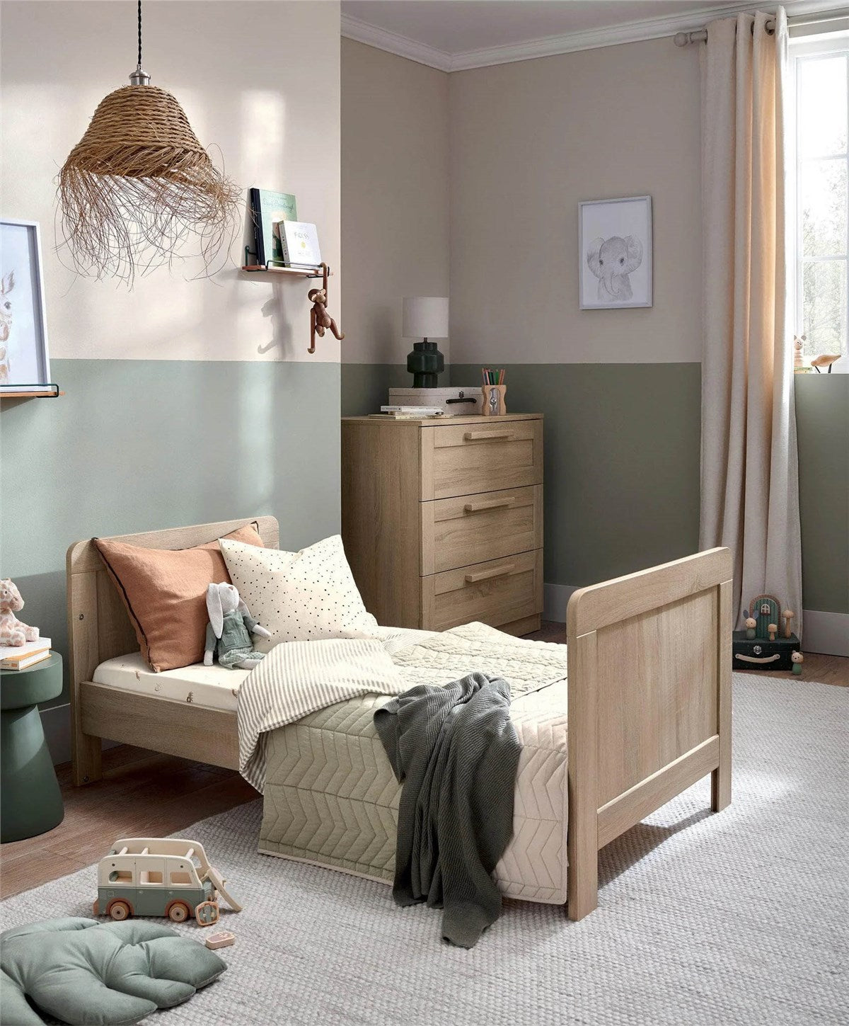 Mamas & Papas Atlas 2 Piece Furniture Set (Cotbed & Dresser)