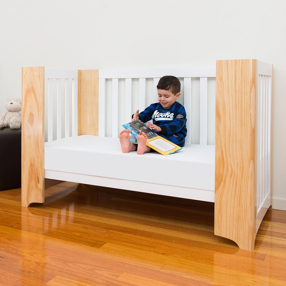 Cocoon Evoluer 4in1 Cotbed + Change Area Dresser, White / Natural