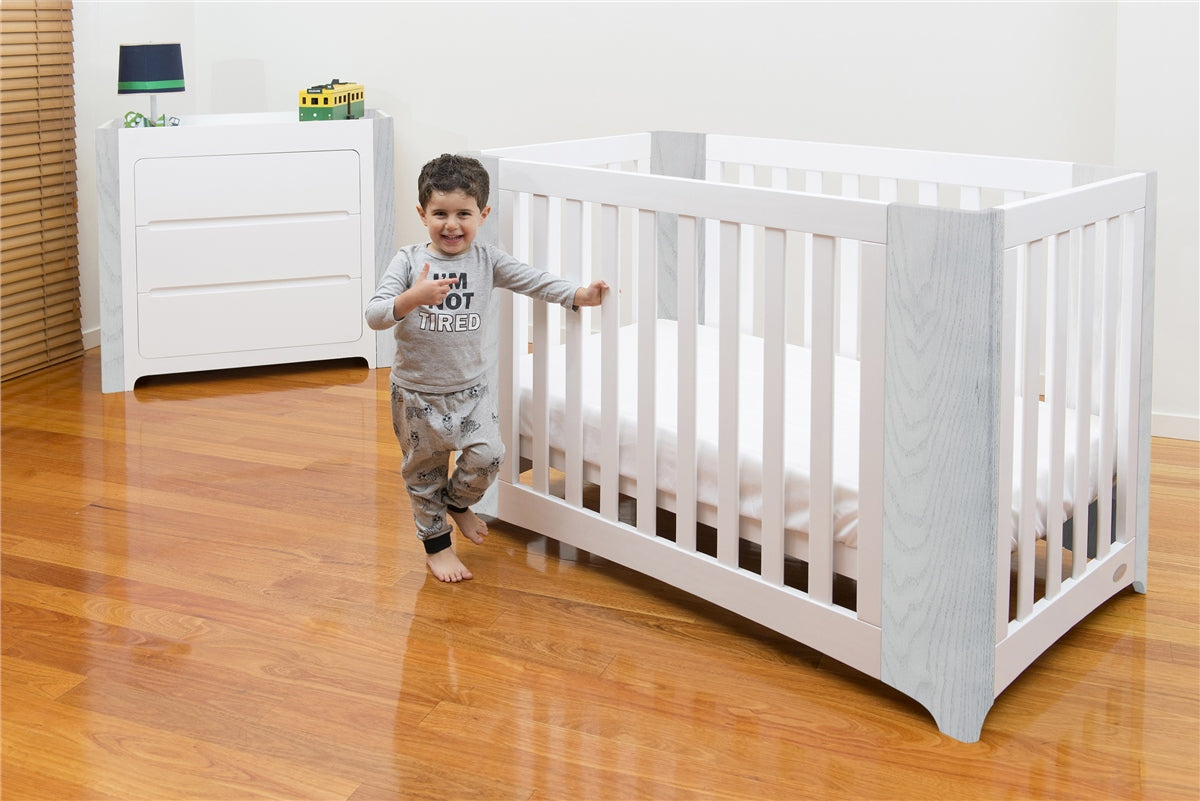 Cocoon Evoluer 4in1 Cotbed + Change Area Dresser, White / Grey