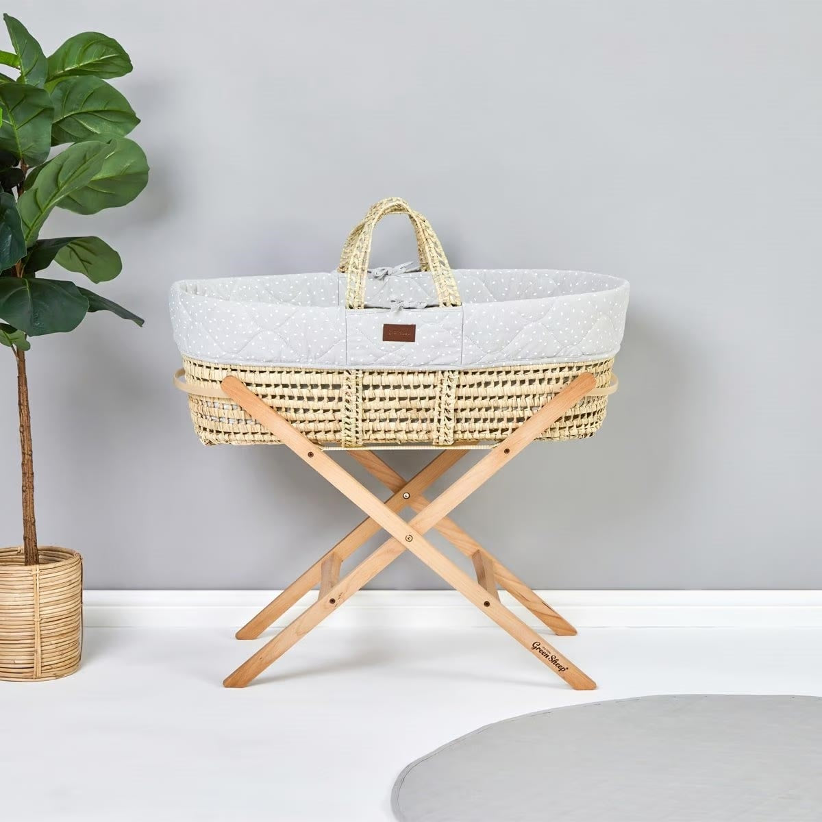 Little Green Sheep Natural Quilted Moses Basket + Mattress