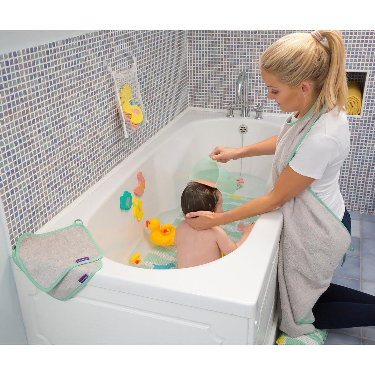 ClevaMama ClevaRinse™ Shampoo Rinse Cup - 1000 ml