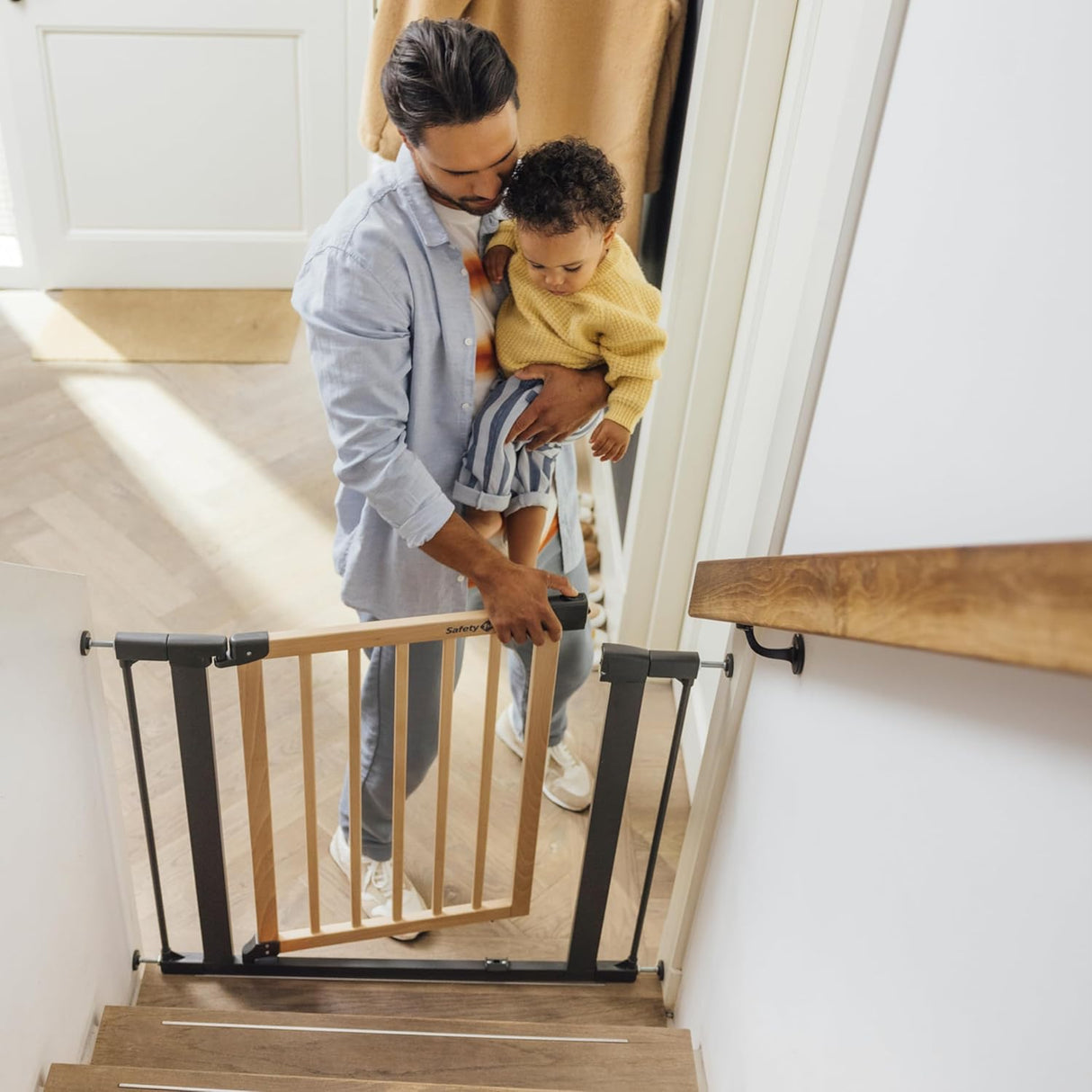 Safety 1st Simply Close Wood and Metal Safety Gate