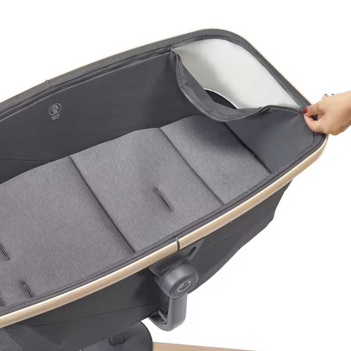 Maxi-Cosi Alba all-in-one bassinet, recliner and highchair