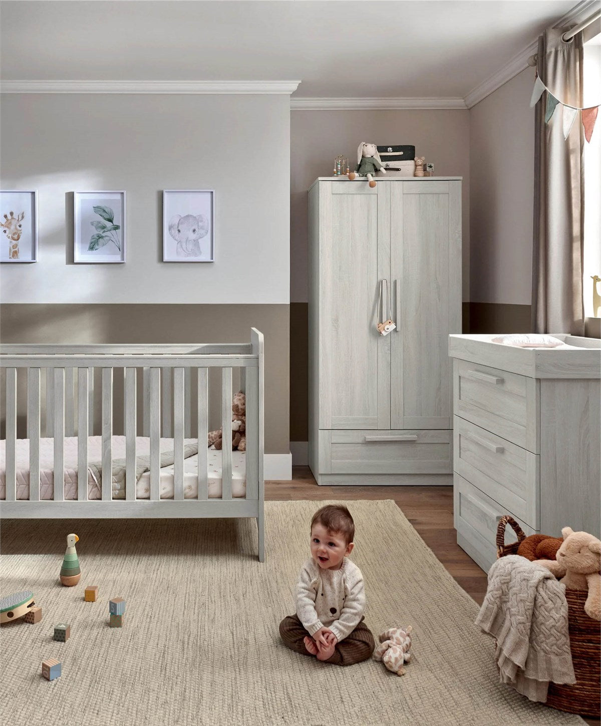 Mamas & Papas Atlas 3 Piece Furniture Set (Cot Bed, Dresser Changer & Wardrobe)