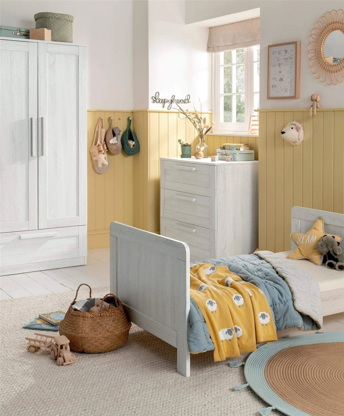 Mamas & Papas Atlas 3 Piece Furniture Set (Cot Bed, Dresser Changer & Wardrobe)