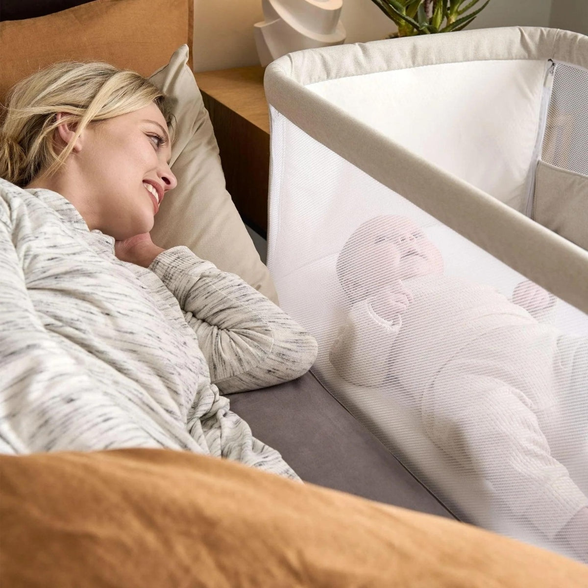 Mamas & Papas Lua Bedside Crib