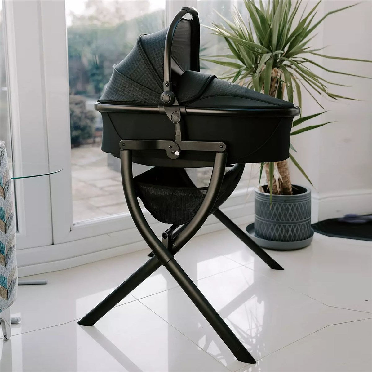 Egg Carrycot Stand