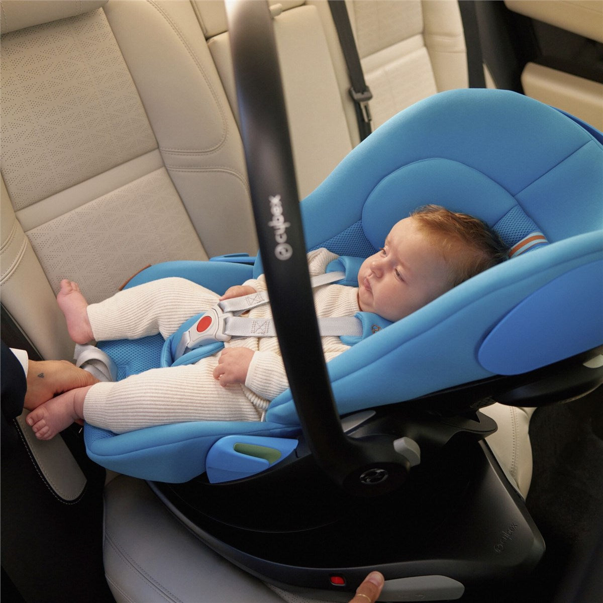 Cybex Cloud G i-Size Car Seat + Base G