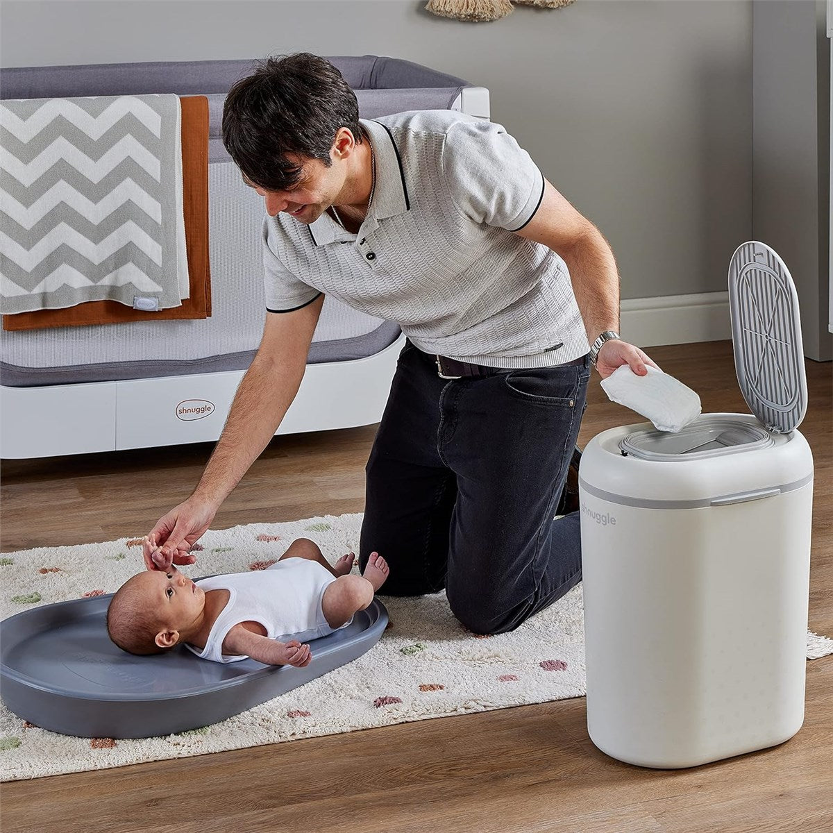 Shnuggle Eco-Touch Nappy Bin + Better Bag Bin Liners