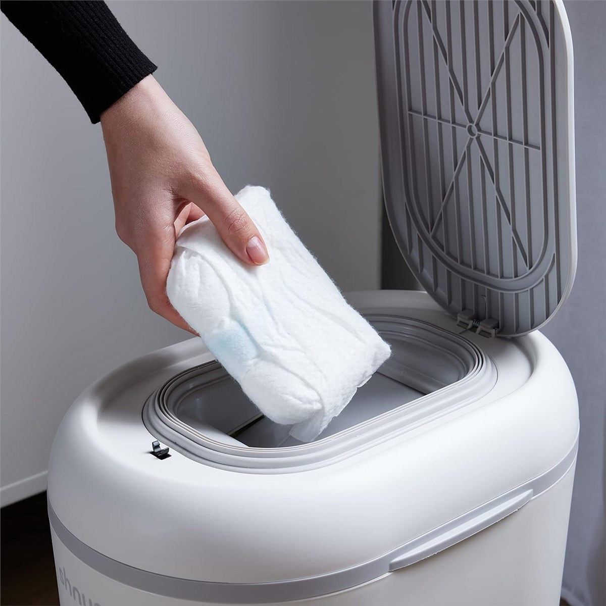 Shnuggle Eco-Touch Nappy Bin + Better Bag Bin Liners