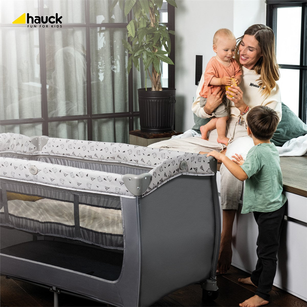 Hauck Sleep N Play Center