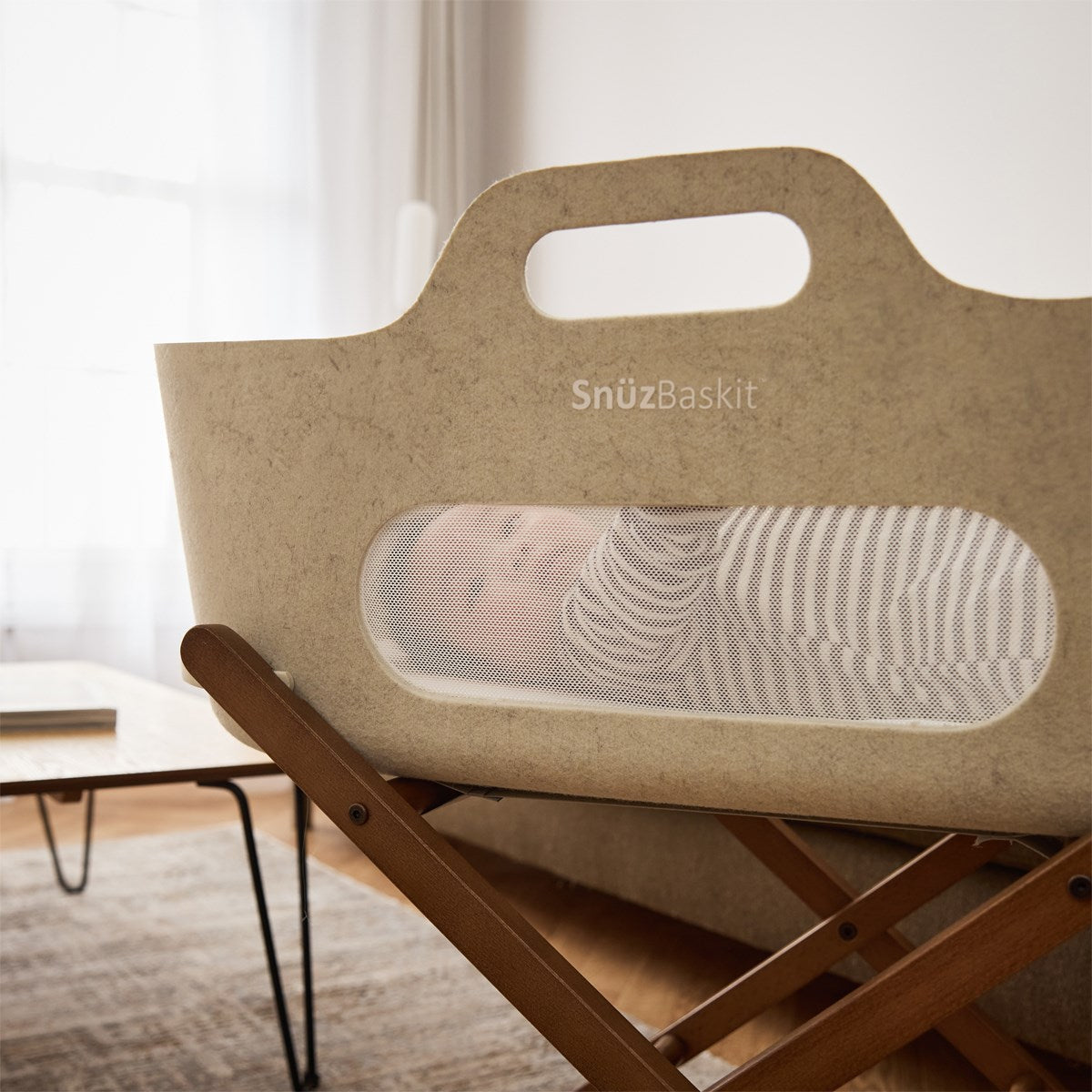 Snuz SnuzBaskit Moses Basket & Stand