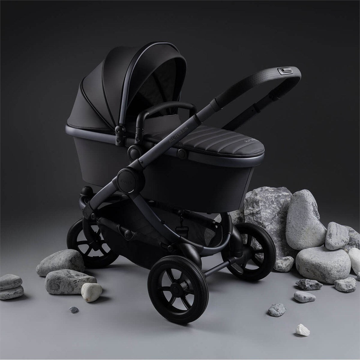iCandy Peach 7 All-Terrain Complete Bundle + Maxi Cosi Cabriofix iSize Car Seat & Isofix Base - Storm Grey