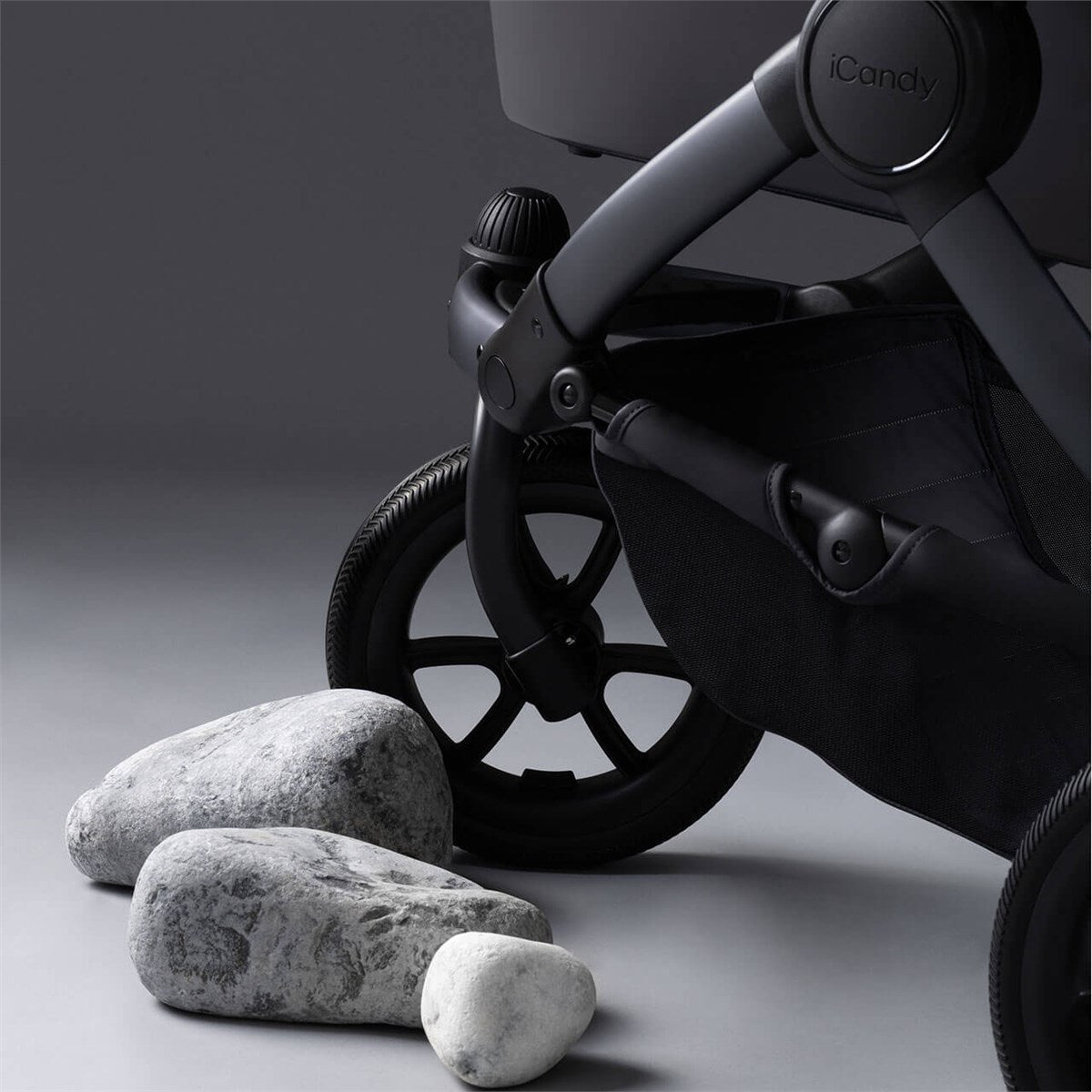 iCandy Peach 7 All-Terrain Complete Bundle + Maxi Cosi Cabriofix iSize Car Seat & Isofix Base - Storm Grey