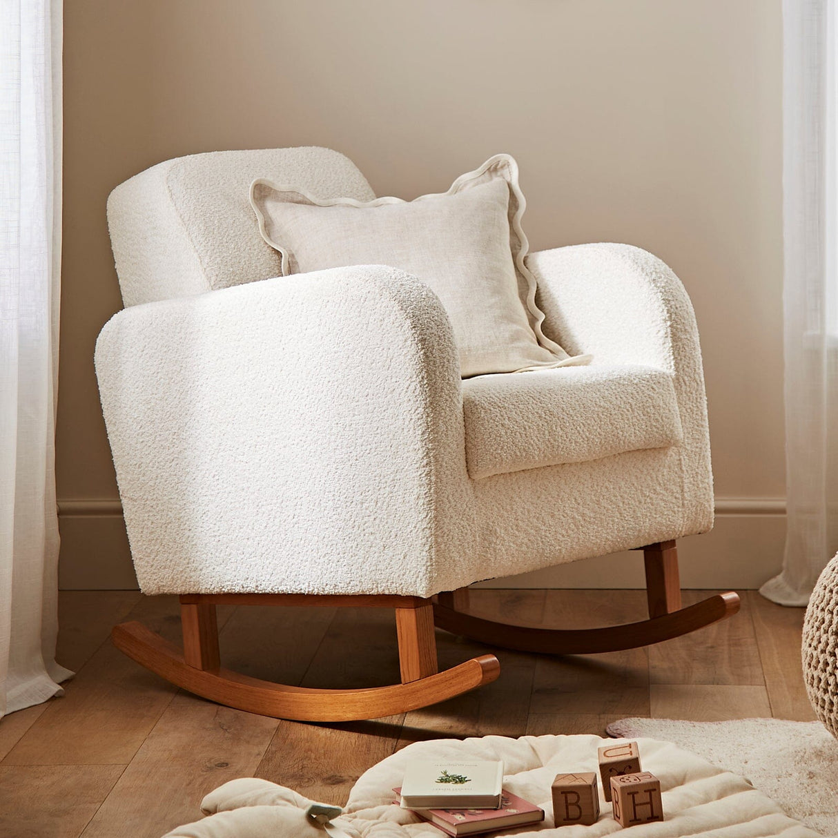 CuddleCo Etta Boucle Nursing Chair