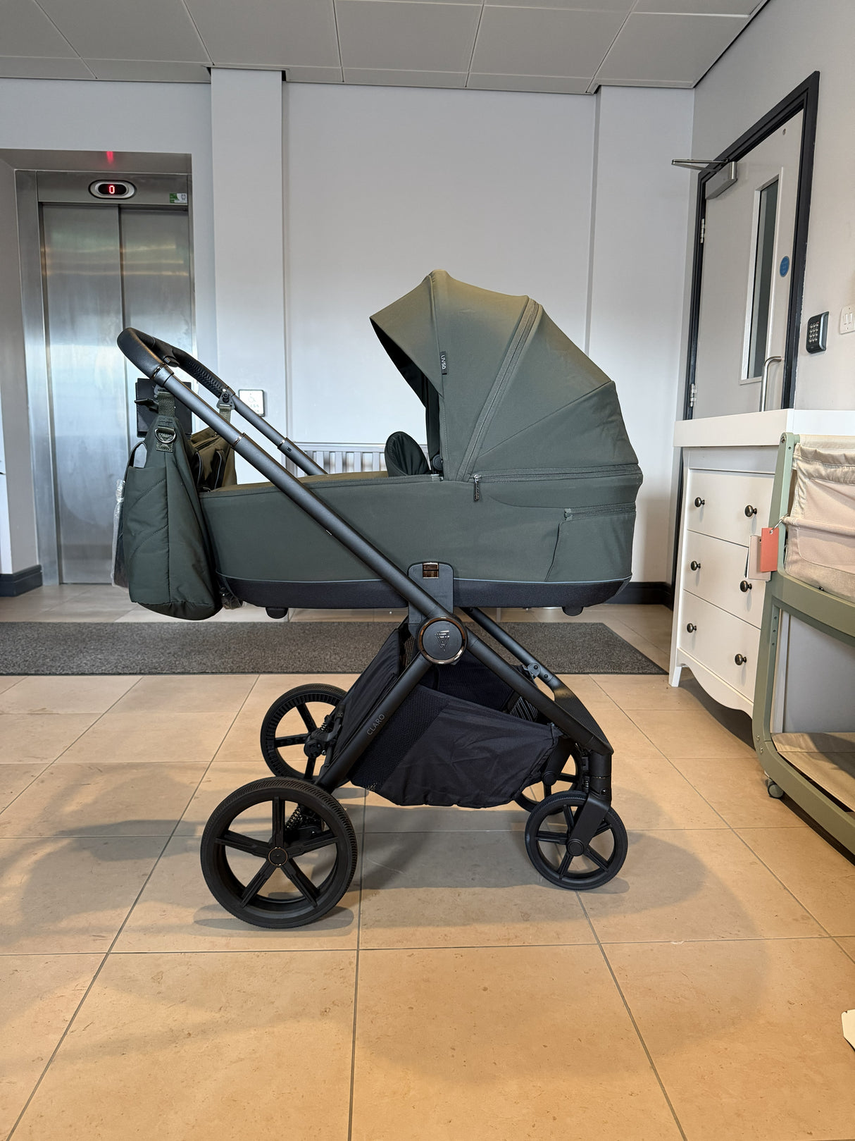 Venicci Claro 3in1 Plus Tiago 360 Car Seat and Isofix Base - Forest (OPEN BOX)