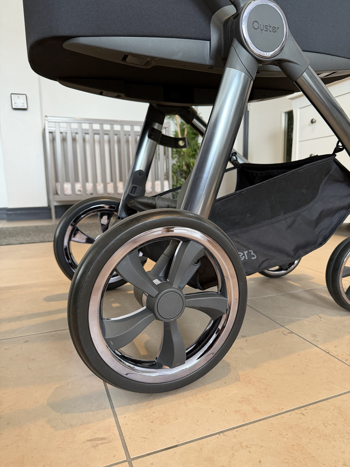 Oyster 3 Complete Pram - Black Olive (OPEN BOX)