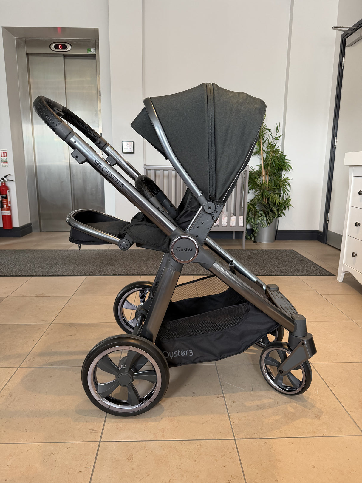 Oyster 3 Complete Pram - Black Olive (OPEN BOX)