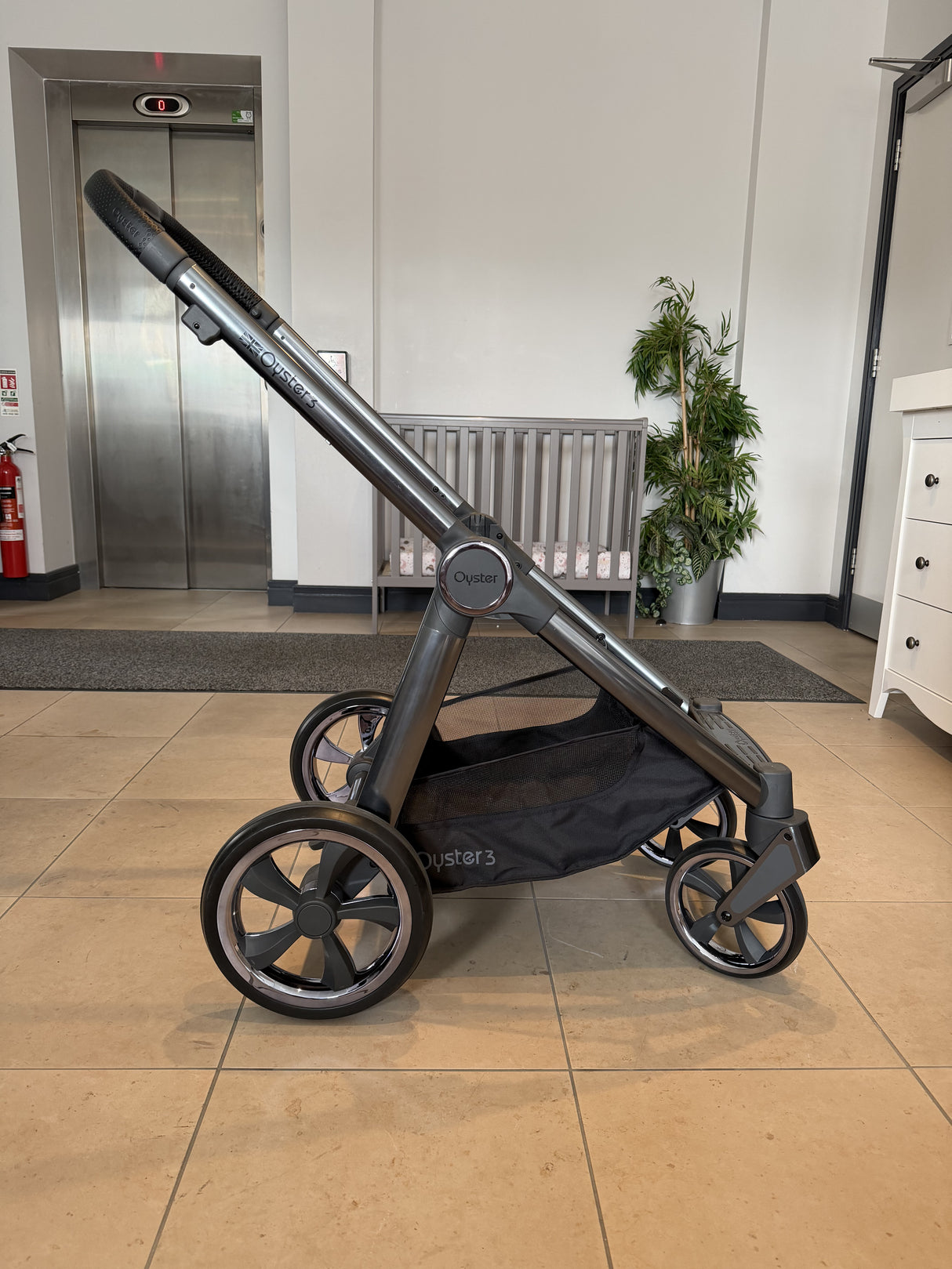 Oyster 3 Complete Pram - Black Olive (OPEN BOX)