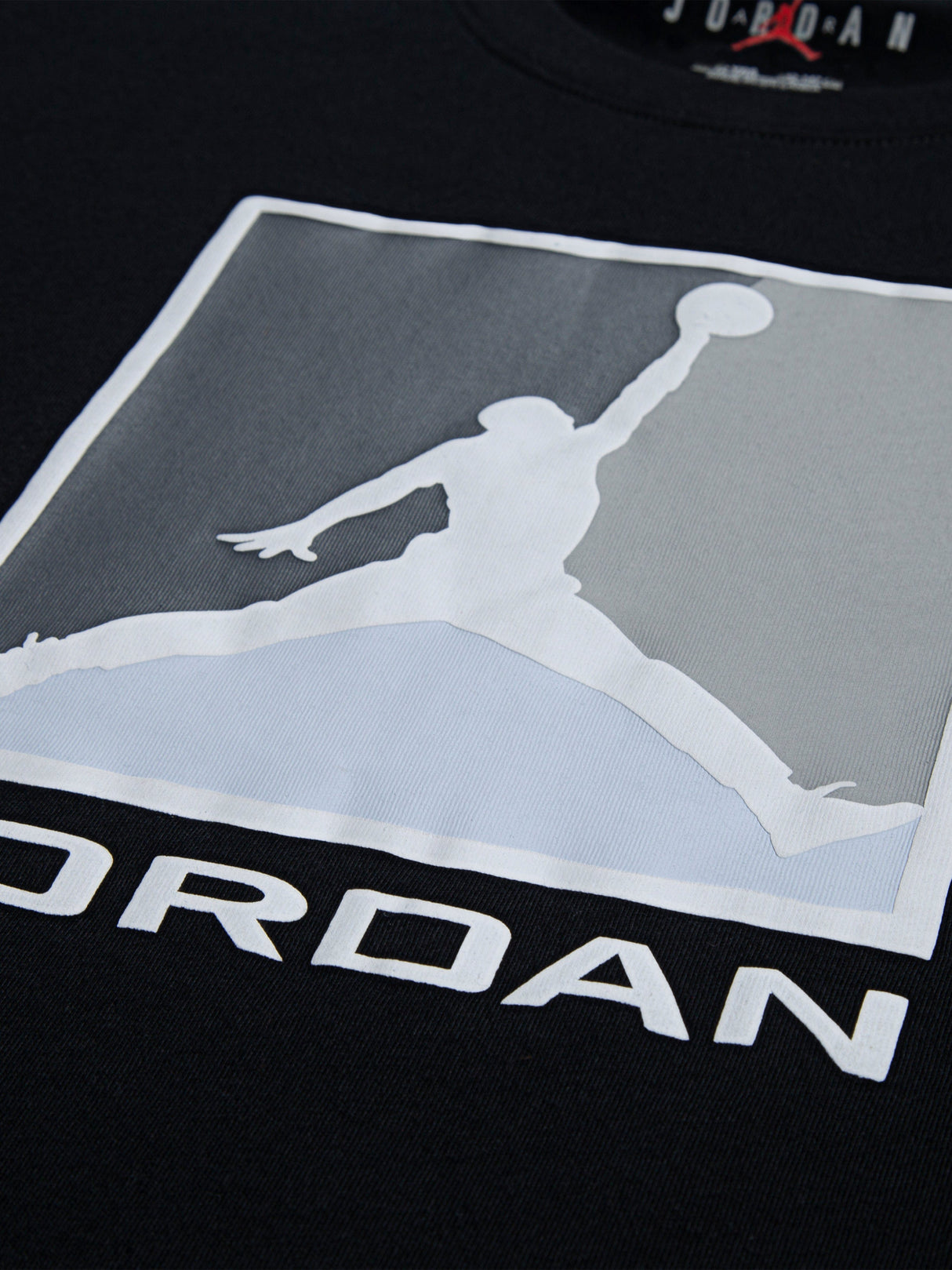 Jordan Boys MJ Flight Essential Bold 3.0 T-Shirt in Black