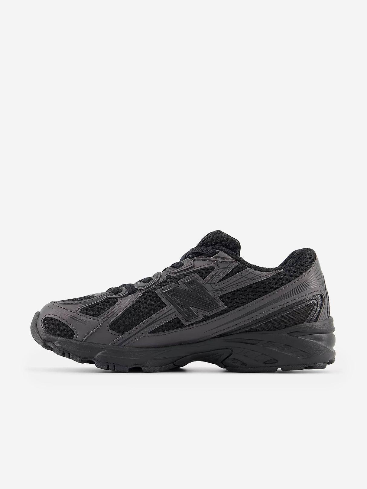 New Balance Kids 740 Trainers in Black