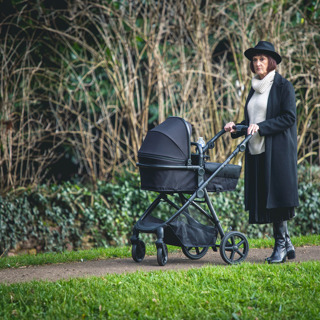 Push Me Savanna i Travel System - Black