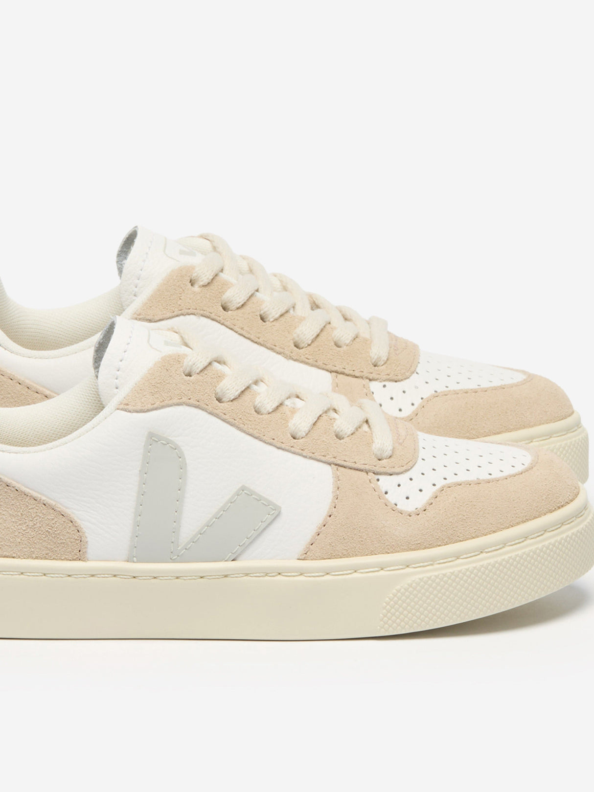 Veja Kids Small V-10 Laces Trainers in White