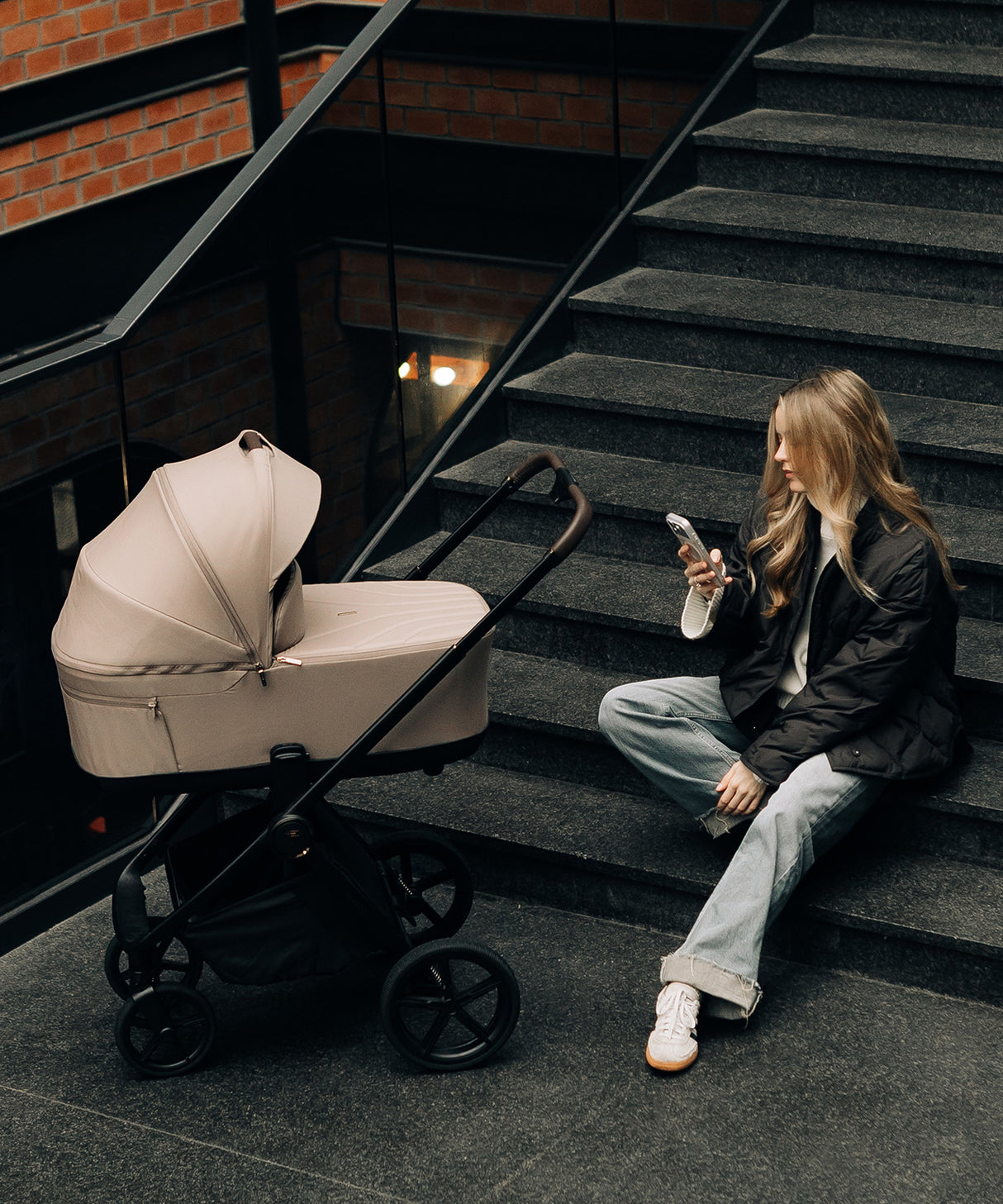 Venicci Claro 2 with Tiago 360 Car Seat and Base