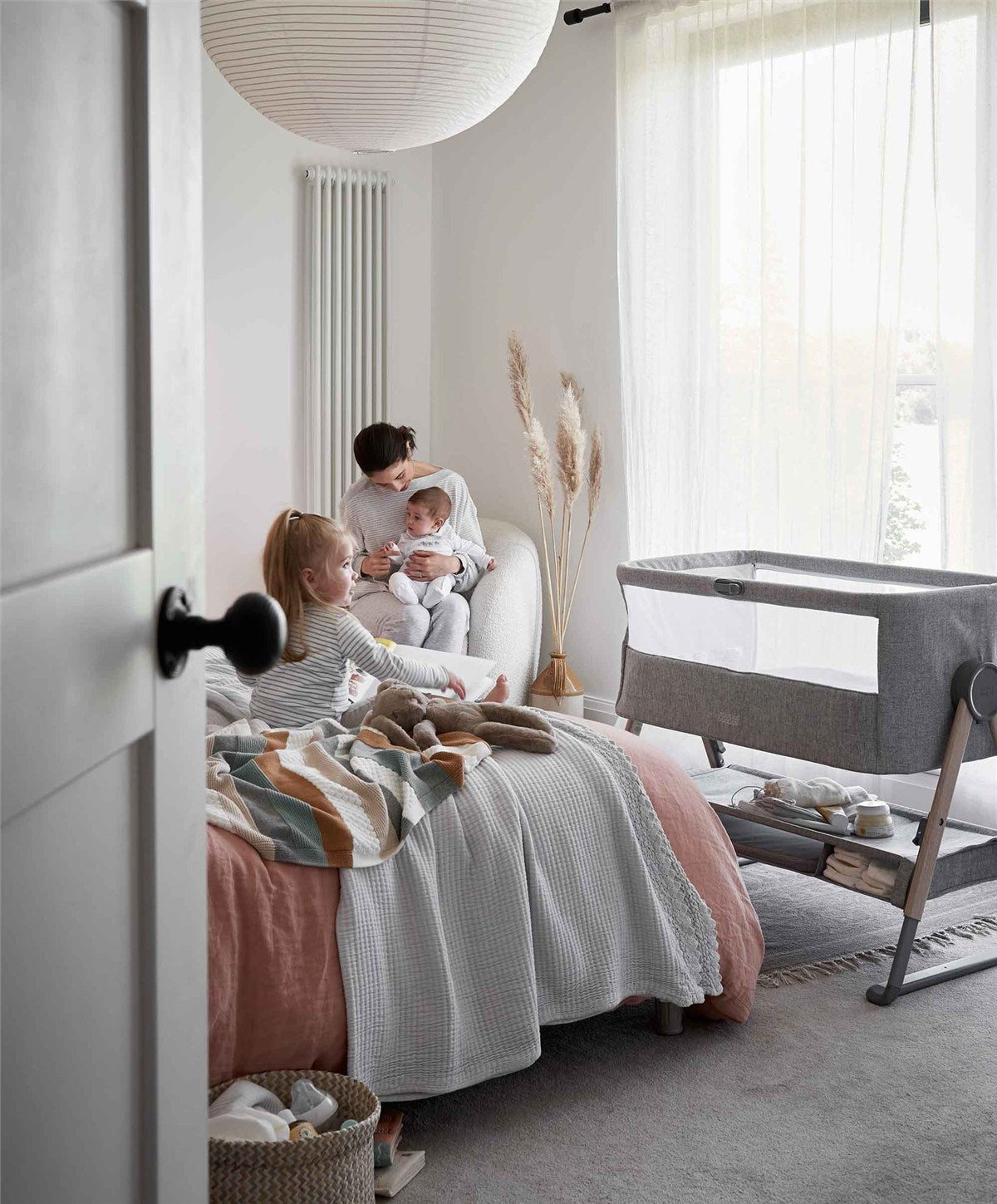 Mamas & Papas Lua Bedside Crib & Mattress Protector Bundle, Grey
