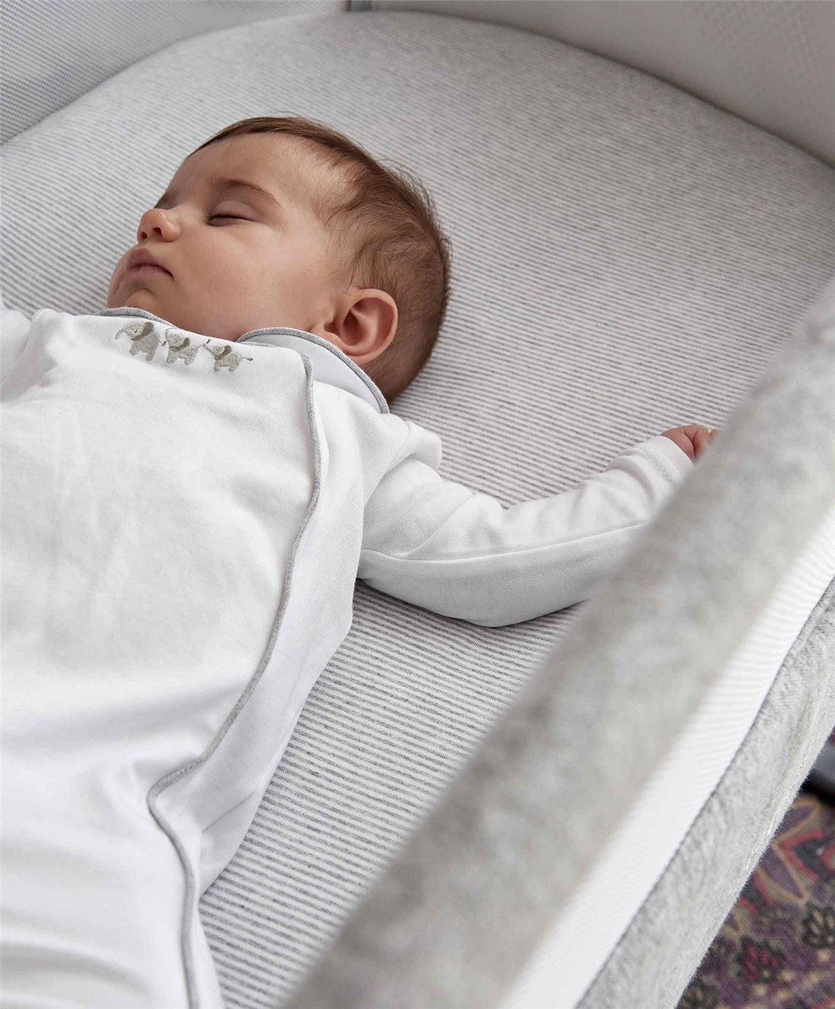 Mamas & Papas Lua Bedside Crib & Mattress Protector Bundle, Grey