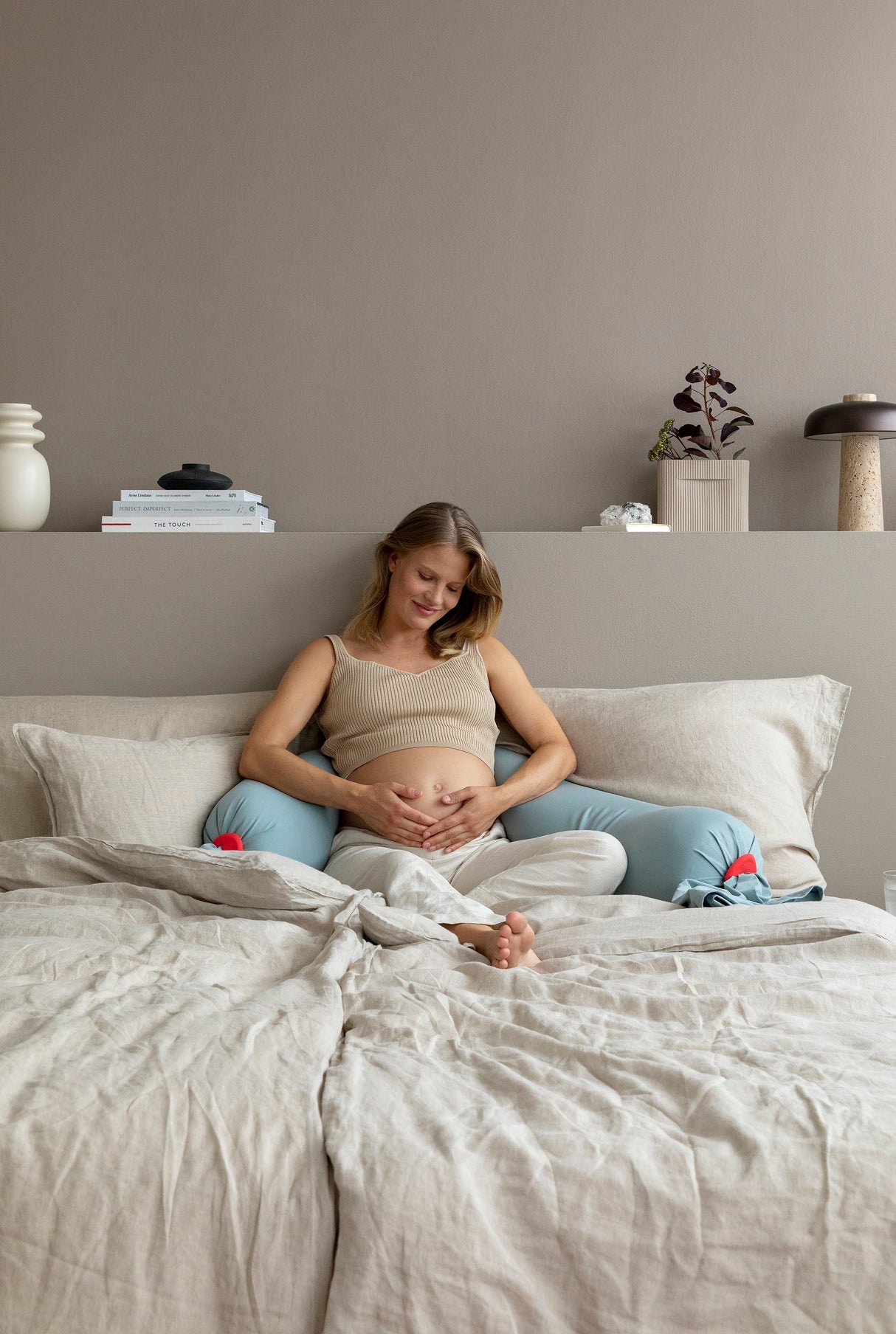 bbhugme Pregnancy Pillow Eucalyptus/ Coral