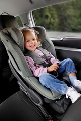 BeSafe Stretch² Rear-Facing Car Seat 6m–7y Fresh Black Cab