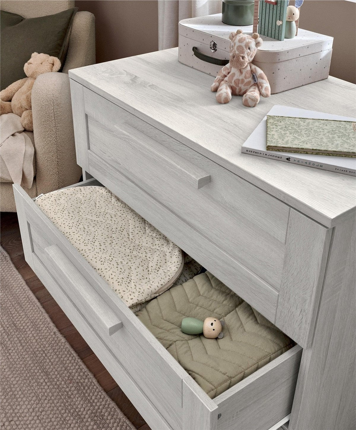 Mamas & Papas Atlas 2 Piece Furniture Set (Cotbed & Dresser)