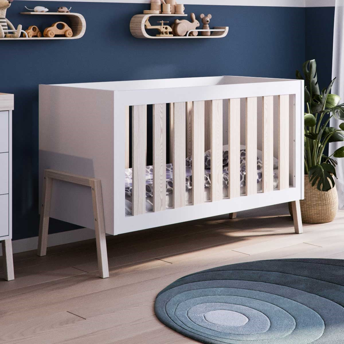 BabyStyle Arendelle Cot Bed