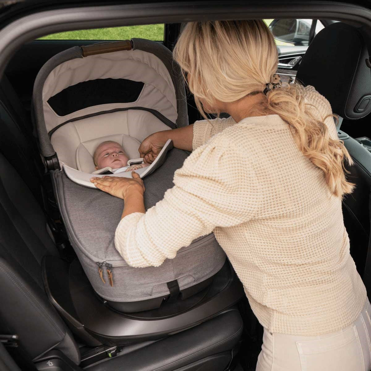 Nuna Cari Next Lay Flat Car Carrycot
