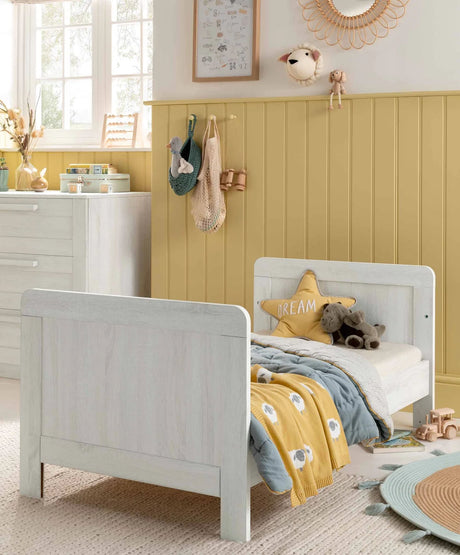 Mamas & Papas Atlas 3 Piece Furniture Set (Cot Bed, Dresser Changer & Wardrobe)