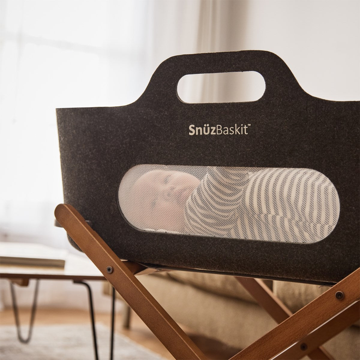 Snuz SnuzBaskit Moses Basket & Stand