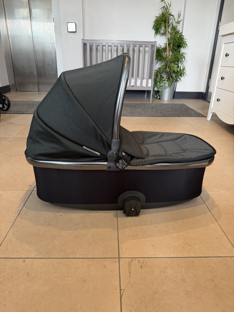 Oyster 3 Complete Pram - Black Olive (OPEN BOX)