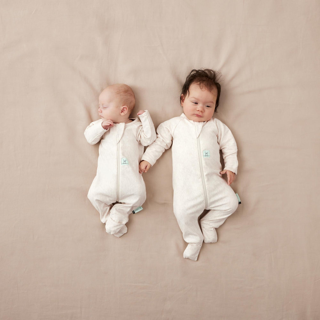 ergoPouch - Organic Layers Long Sleeve Babygrow Oatmeal - Mild 0.2 TOG